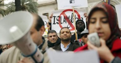 Imagen de archivo. Concentración de entidades sociales, culturales y religiosas contra la islamofobia en Valencia./ eldiario.es