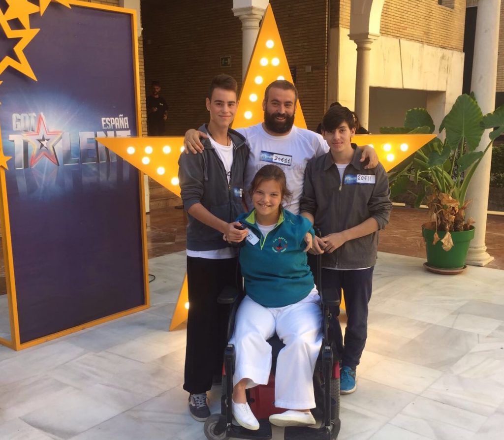  Antonio Pedro Hirch, presidente del C.D. Anpehi, junto a la participante y otros dos compañeros./ Cedida