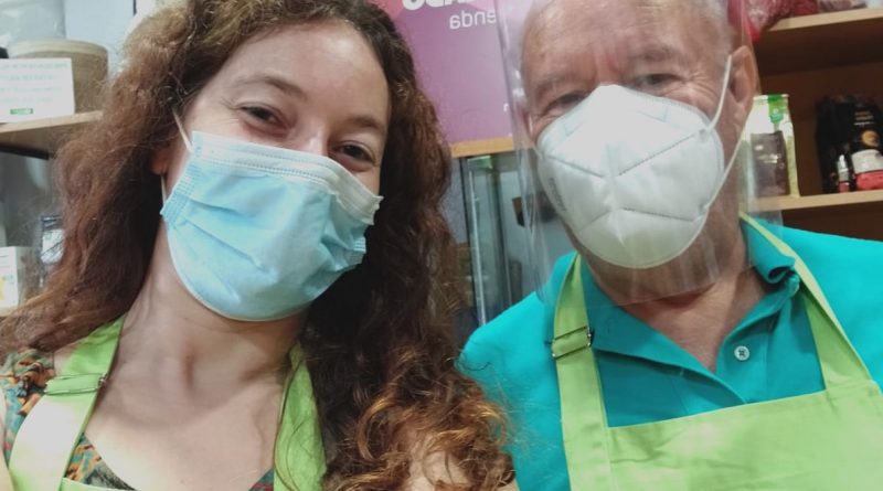 Maribel y Manolo, parte del equipo de voluntariado de Oxfam Intermón Jerez./ Cedida