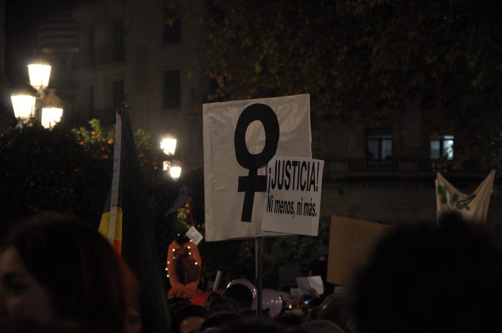 Pancarta, "Justicia, ni más ni menos"./ María Vidal